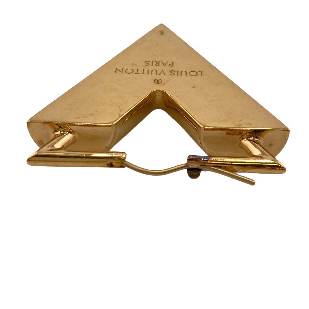 LOUIS VUITTON Pierce ‚l64270 Gold Plated gold Essential V Guilloche Book de Reille Women Used Authentic