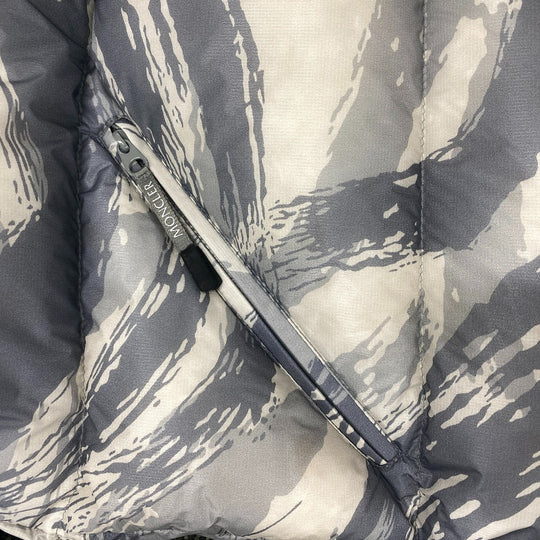 MONCLER Down jacket Nylon gray Moncler Genius x Hike 22 00 GALENSTOCKIS PRINT mens TG00 Used Authentic