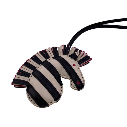 HERMES charm leather black Gee Gee Savannah Women Used Authentic