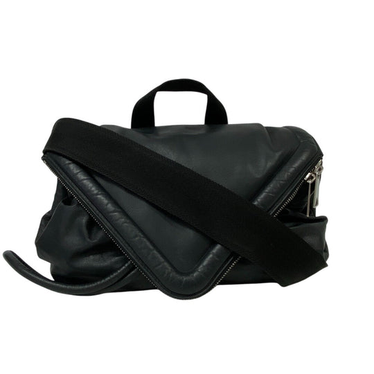 BOTTEGAVENETA Sling bag leather black Cross body Beak mens Used Authentic