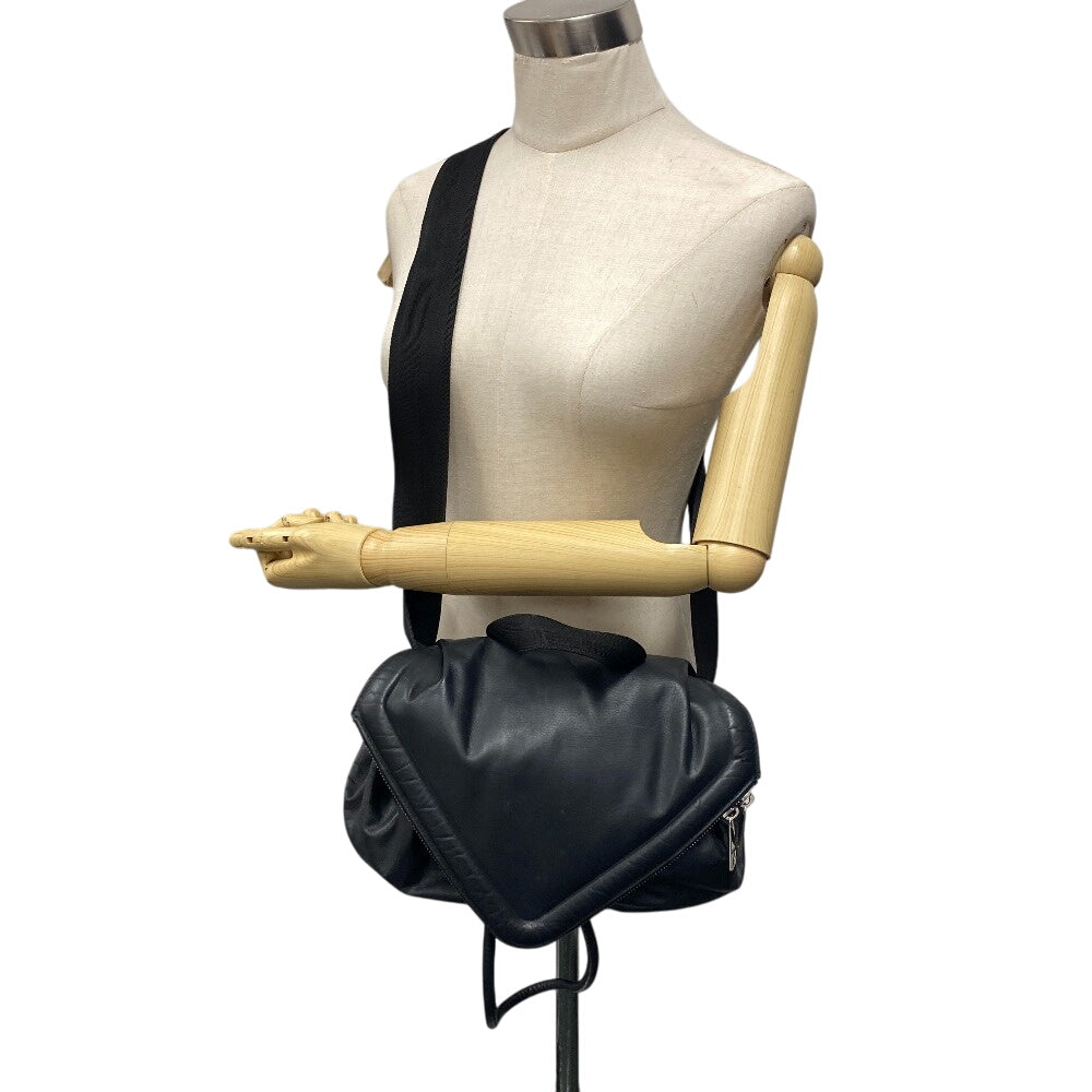 BOTTEGAVENETA Sling bag leather black Cross body Beak mens Used Authentic
