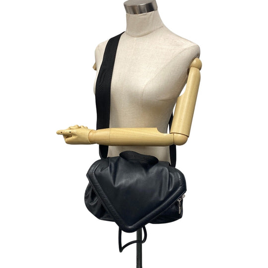 BOTTEGAVENETA Sling bag leather black Cross body Beak mens Used Authentic