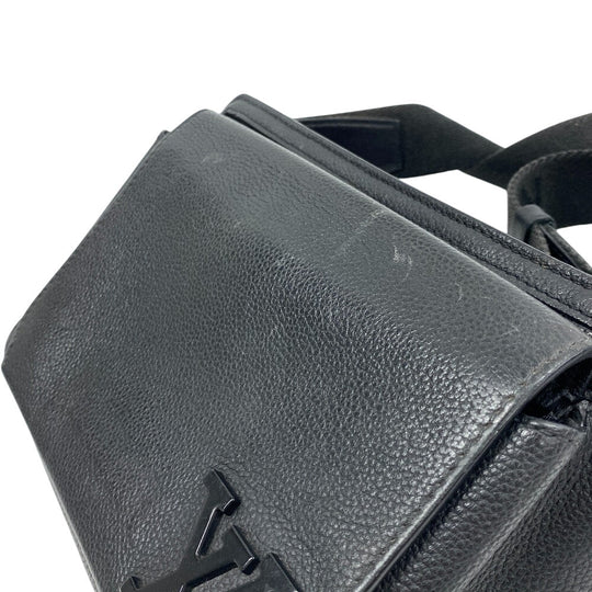 LOUIS VUITTON Sling bag M57081 Grain leather black LV Aerogram takeoff sling mens Used Authentic