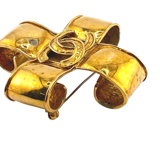 CHANEL Brooch 94 Gold Plated, Plastic gold Pin Brooch COCO Mark cross Women Used Authentic