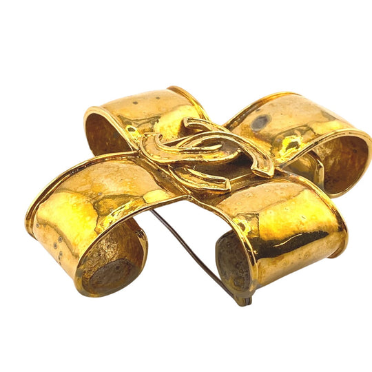 CHANEL Brooch 94 Gold Plated, Plastic gold Pin Brooch COCO Mark cross Women Used Authentic