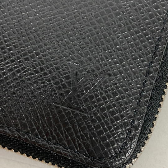 LOUIS VUITTON Coin case M32832 leather black Zip Around Taiga Zip around purse mens Used Authentic