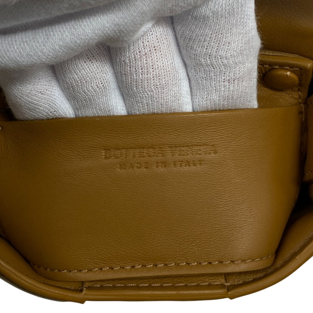 BOTTEGAVENETA Shoulder Bag 716648 leather beige cassette Candy Padded Women Used Authentic