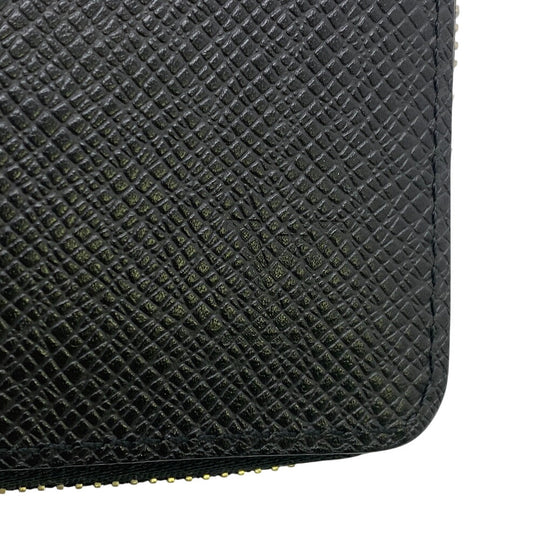 LOUIS VUITTON Coin case M30511 Noir Taiga Zip around purse mens Used Authentic
