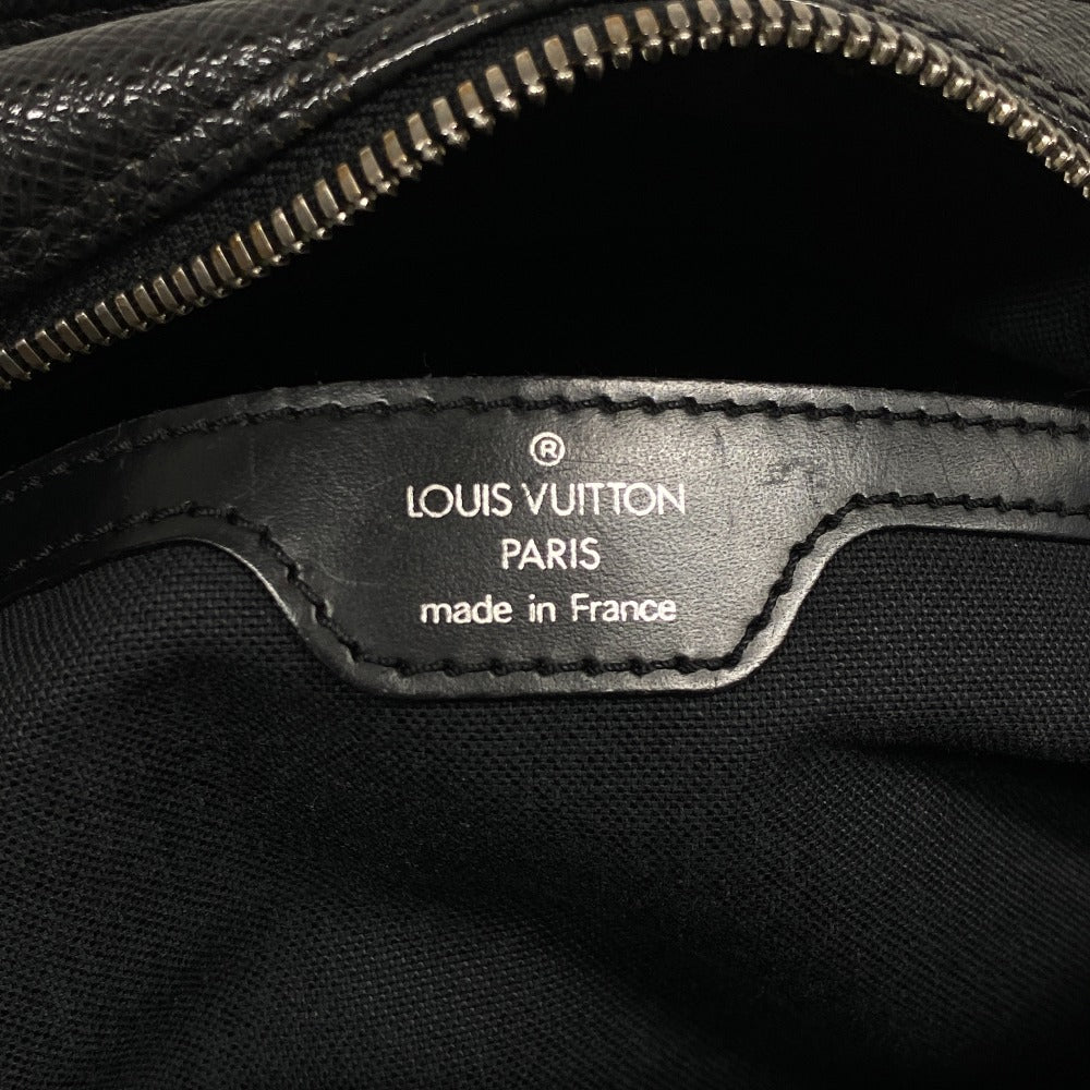 LOUIS VUITTON Shoulder Bag M30152 leather black Taiga reporter mens Used Authentic