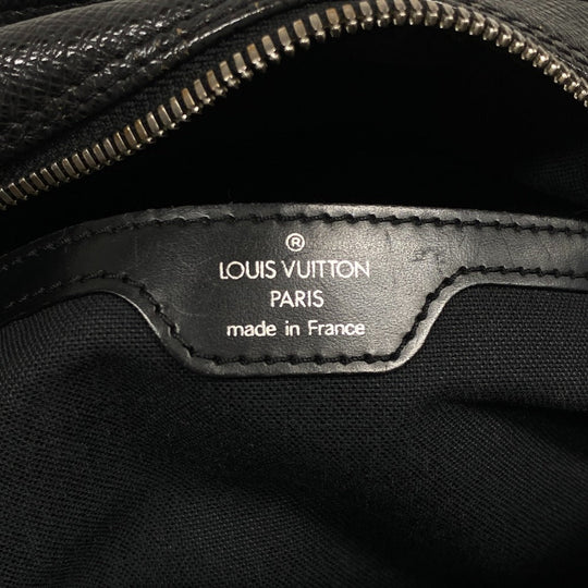 LOUIS VUITTON Shoulder Bag M30152 leather black Taiga reporter mens Used Authentic