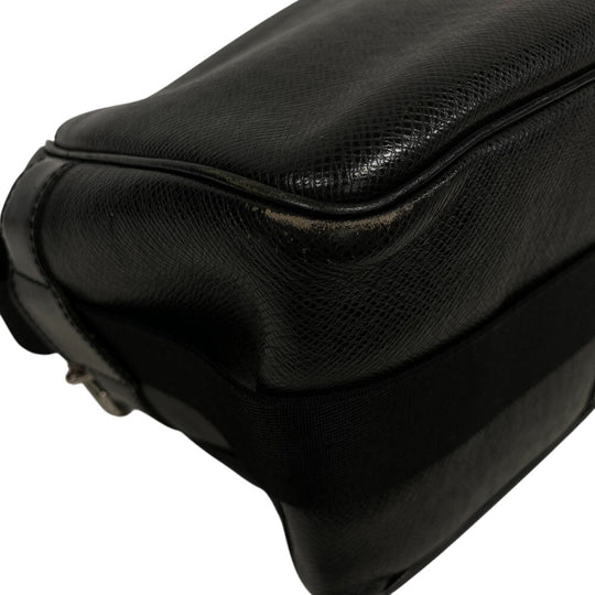 LOUIS VUITTON Shoulder Bag M30152 leather black Taiga reporter mens Used Authentic