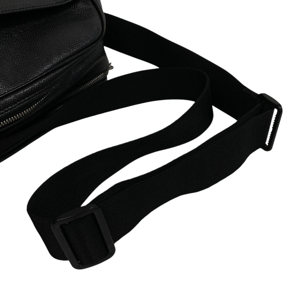 LOUIS VUITTON Shoulder Bag M30152 leather black Taiga reporter mens Used Authentic