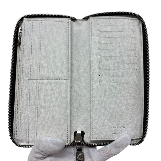 LOUIS VUITTON Long Wallet Purse M31078 leather white Taigalama Zippy Wallet Vertical Women Used Authentic