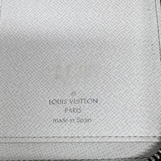 LOUIS VUITTON Long Wallet Purse M31078 leather white Taigalama Zippy Wallet Vertical Women Used Authentic