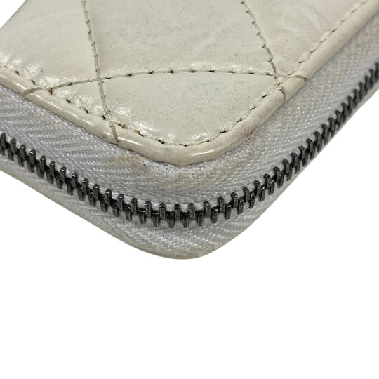 CHANEL Coin case leather white Zip Around Gabriel doe Women Used Authentic