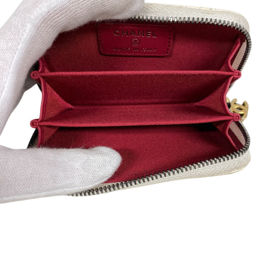 CHANEL Coin case leather white Zip Around Gabriel doe Women Used Authentic