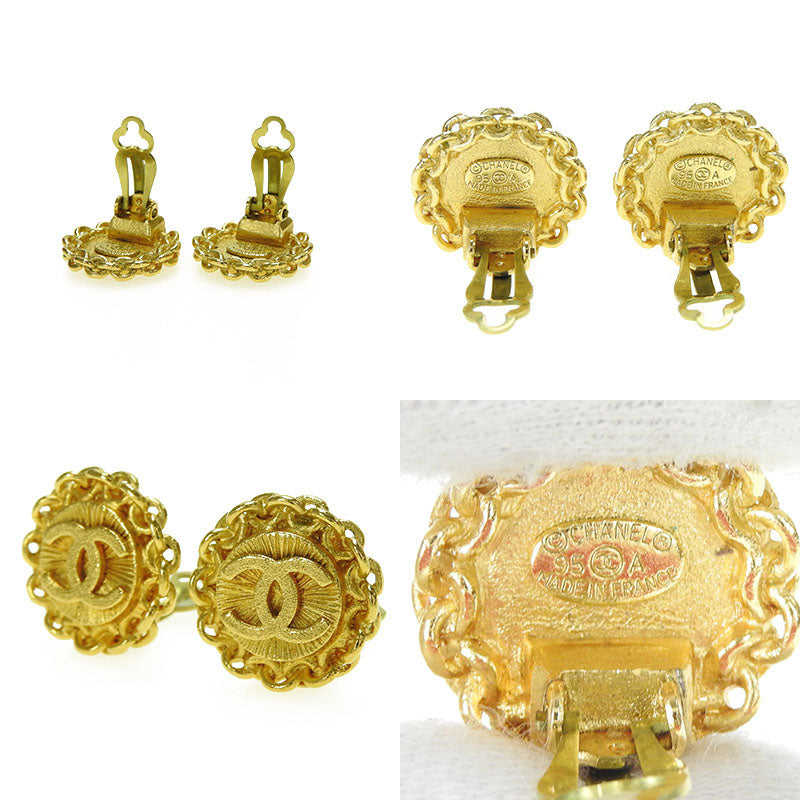CHANEL Earring gold