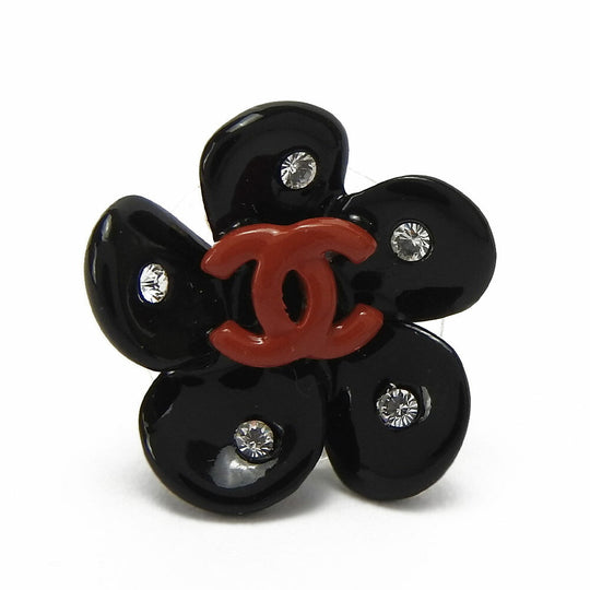 CHANEL Pierce plastic black
