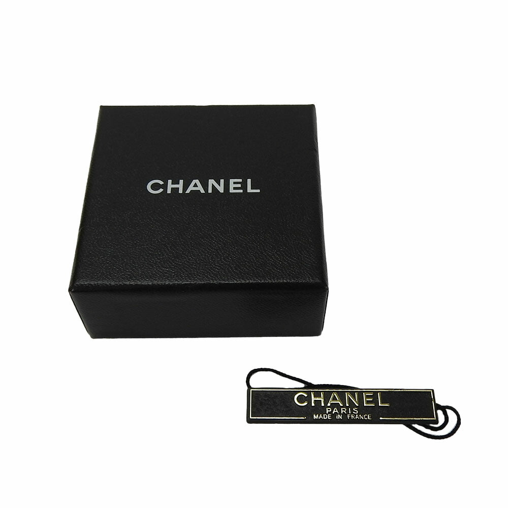 CHANEL Pierce plastic black