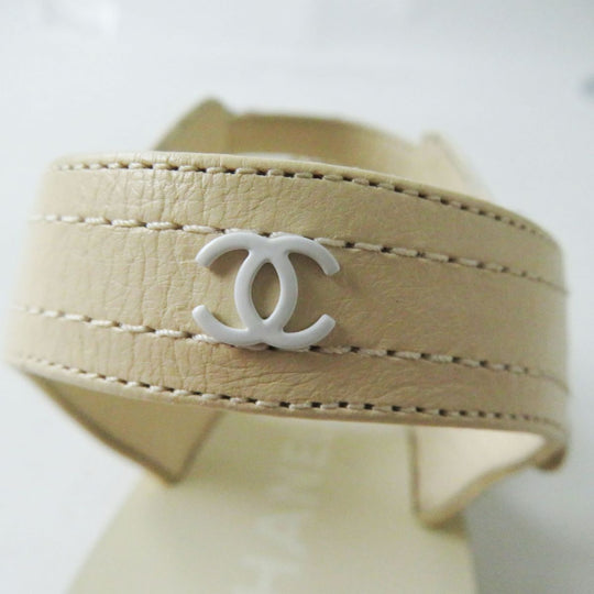 CHANEL Sandals Calf leather beige SilverMetal 36